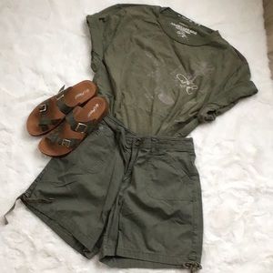 Khakis & Co shorts, army green
